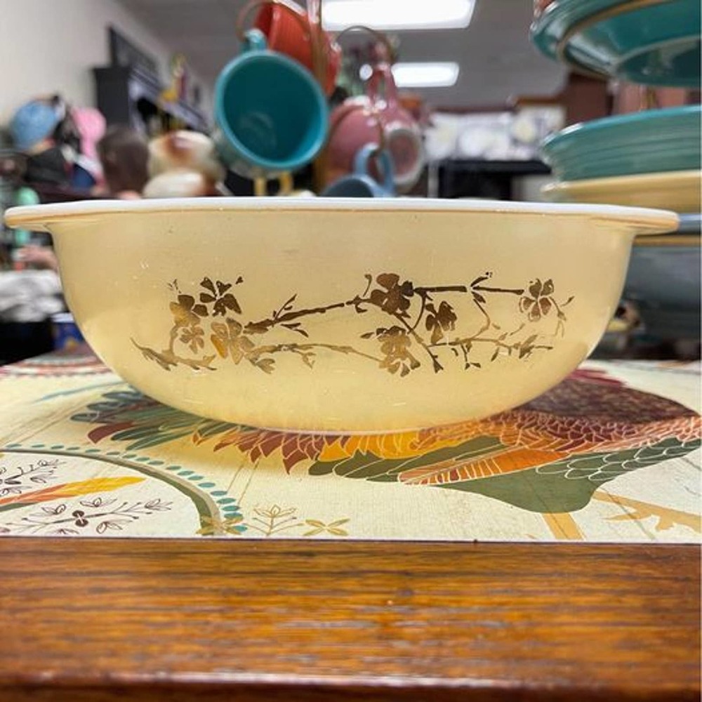 Pyrex Golden Branch #025 casserole dish